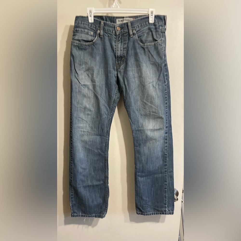 Levi’s 514 distressed